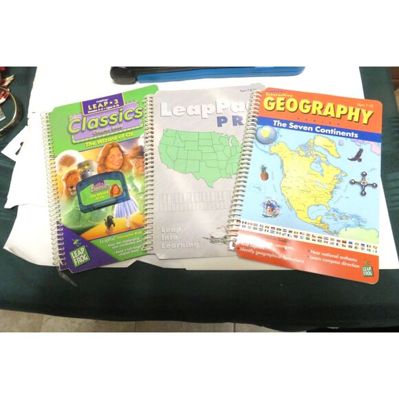 LeapFrog LeapPad Pro System #30002 with 2 books no cartridge 1 with Wizard of Oz - Picture 2 of 3